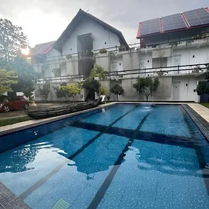  Отель Royal Crown Residency